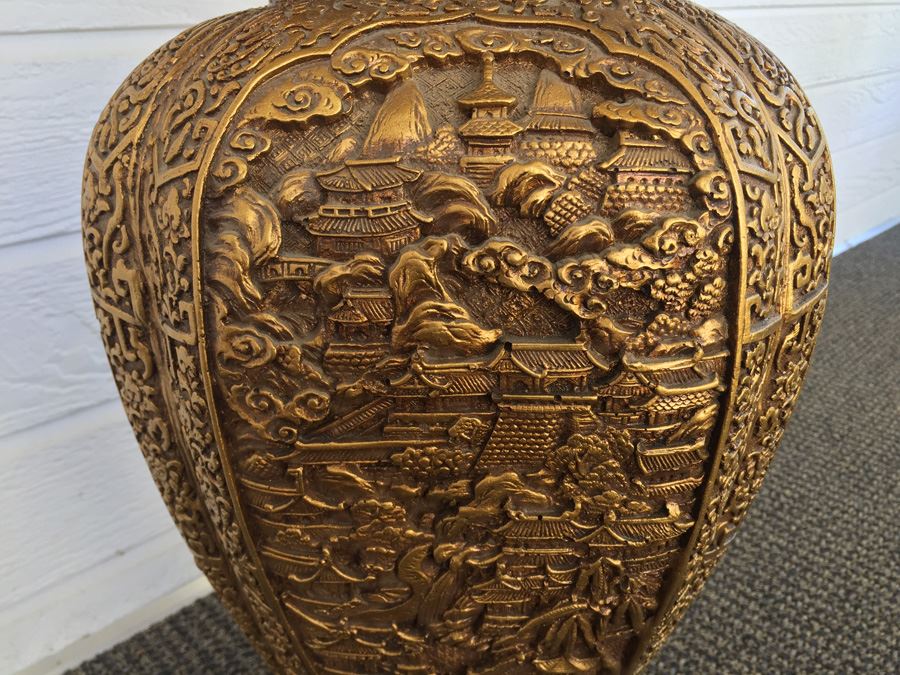 Large Gold Asian Lamp With Shade [Photo 9]