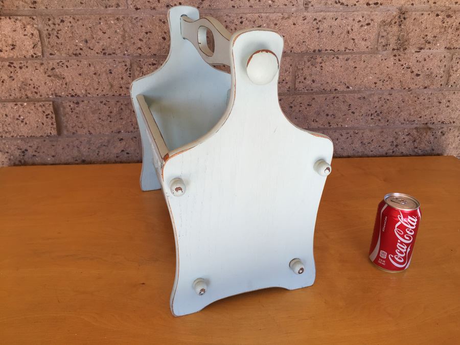 Distressed Paint Magazine Rack [Photo 2]