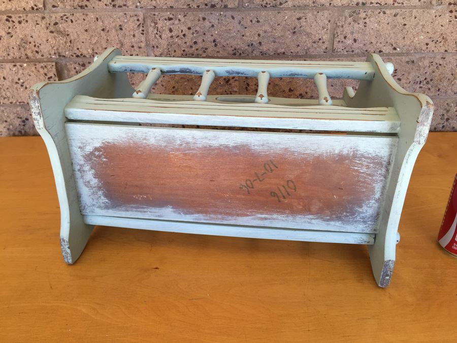 Distressed Paint Magazine Rack [Photo 7]