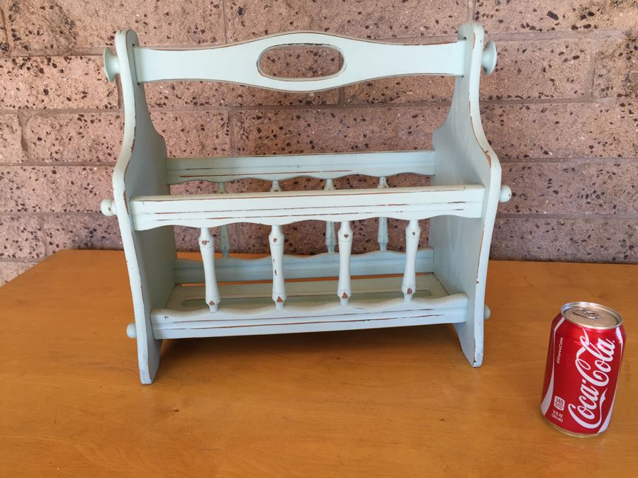 Distressed Paint Magazine Rack [Photo 1]