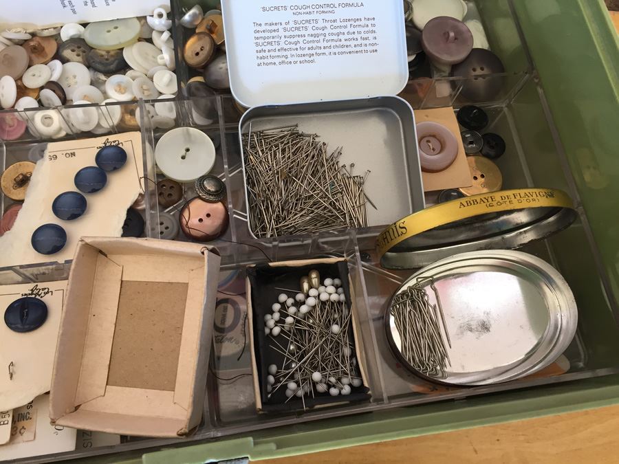 Vintage Green Sewing Case Filled With Sewing Supplies [Photo 9]