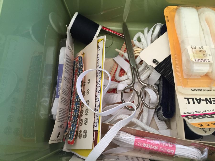 Vintage Green Sewing Case Filled With Sewing Supplies [Photo 16]