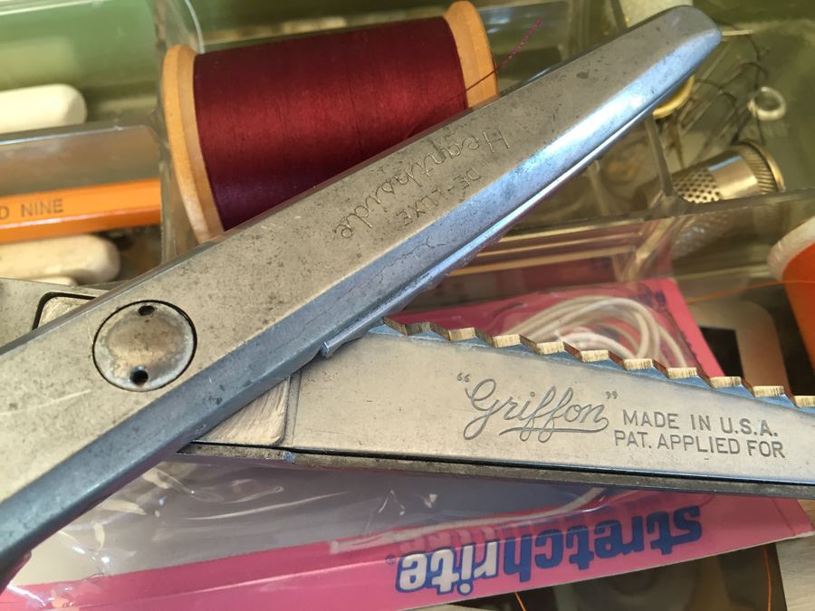 Vintage Green Sewing Case Filled With Sewing Supplies [Photo 6]