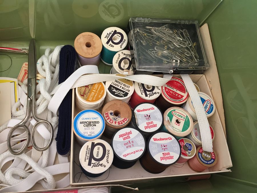 Vintage Green Sewing Case Filled With Sewing Supplies [Photo 15]