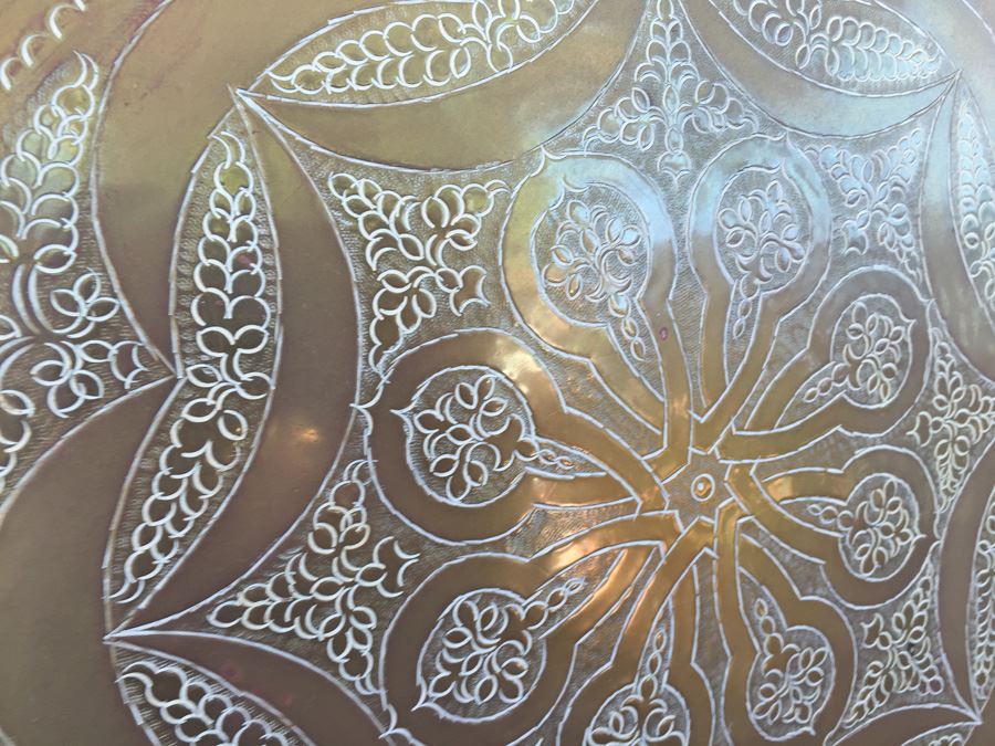 Large Persian Middle Eastern Hand Hammered Brass Round Tray Charger [Photo 6]