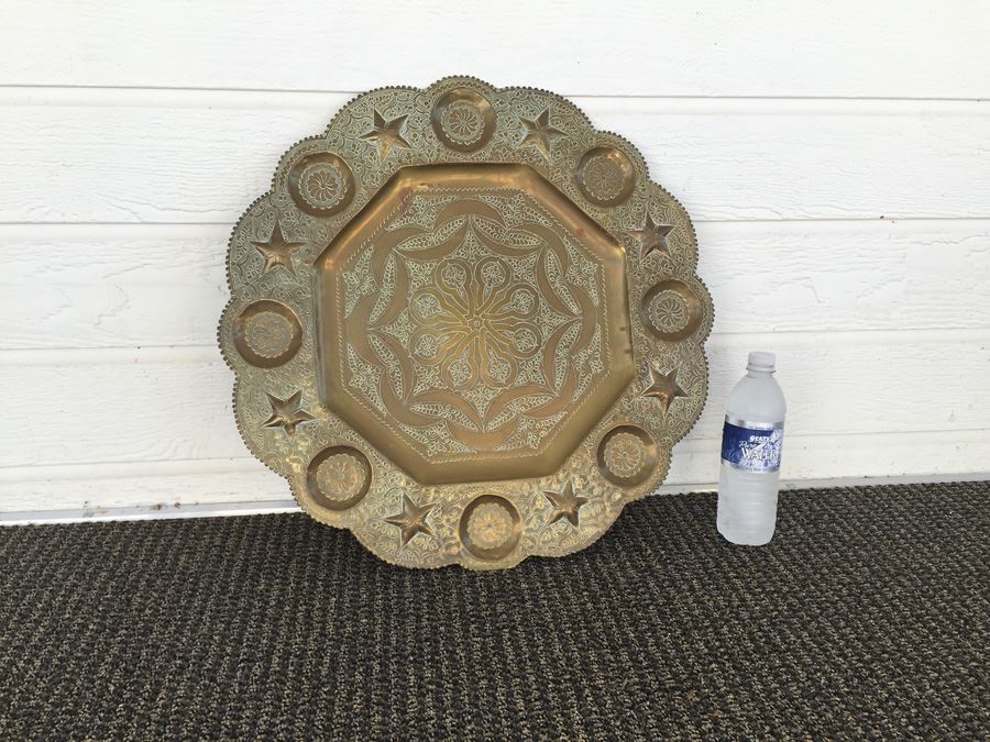 Large Persian Middle Eastern Hand Hammered Brass Round Tray Charger [Photo 5]