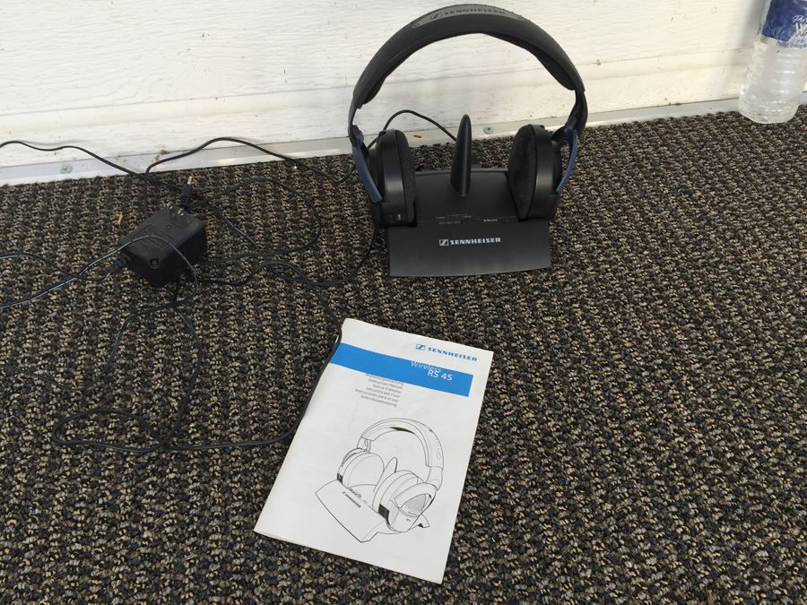Sennheiser Wireless HiFi Headphones RS 45 - Estimate $350 [Photo 1]