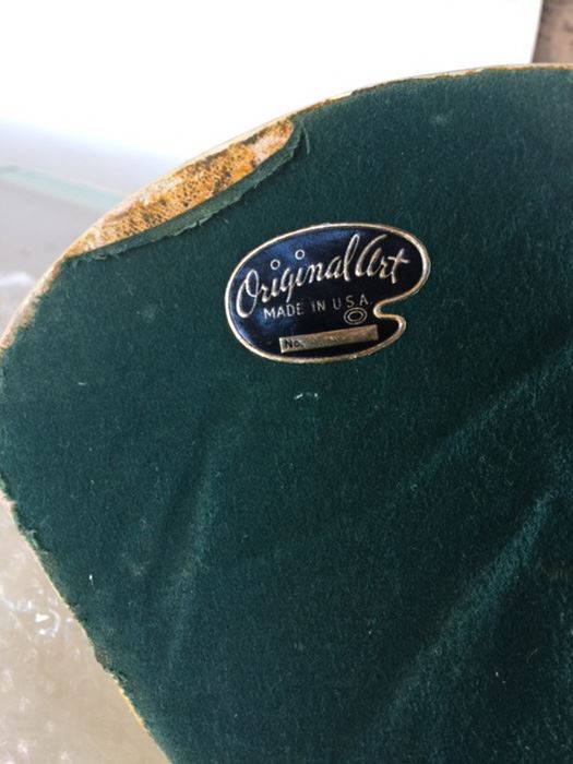 Large Figurine Of Woman Stretching Out Her Dress By Original Art - CHARITY ITEM [Photo 2]