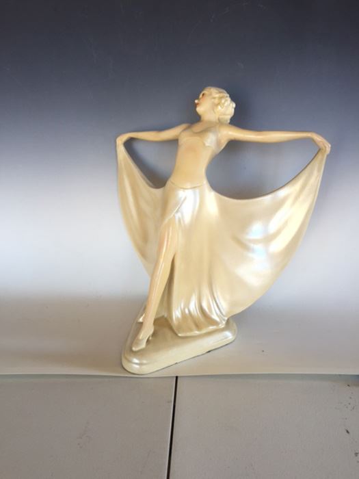 Large Figurine Of Woman Stretching Out Her Dress By Original Art - CHARITY ITEM [Photo 4]