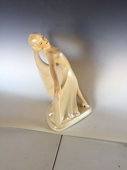 Large Figurine Of Woman Stretching Out Her Dress By Original Art - CHARITY ITEM [Photo 8]