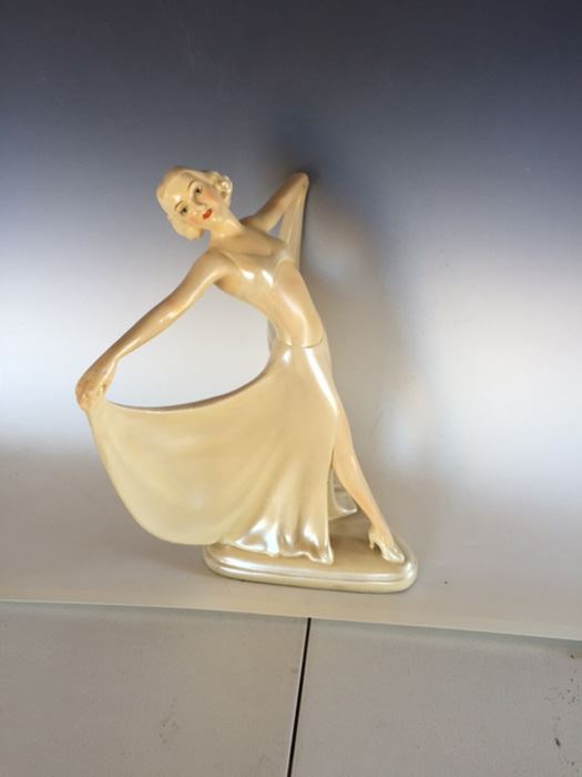 Large Figurine Of Woman Stretching Out Her Dress By Original Art - CHARITY ITEM [Photo 9]