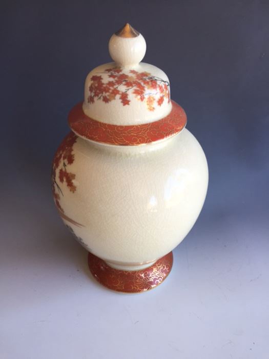Large Japanese Satsuma Vase With Lid Signed [Photo 4]