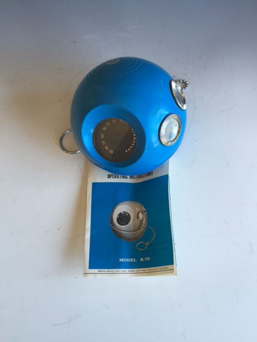 Blue Panasonic Panapet Spherical Radio [Photo 12]