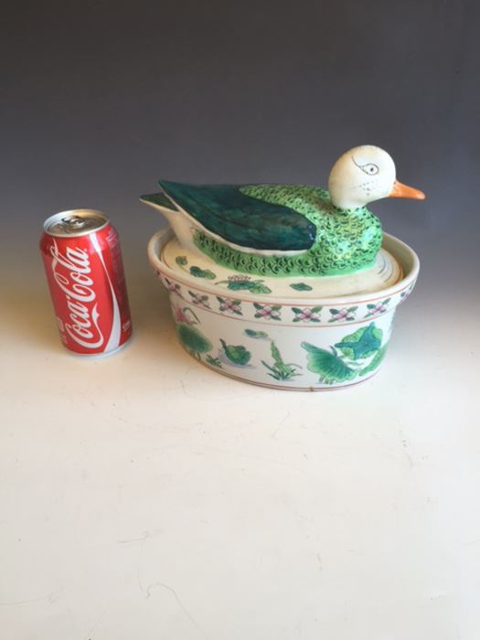Chinese Covered Bowl Tureen With Duck Lid [Photo 4]