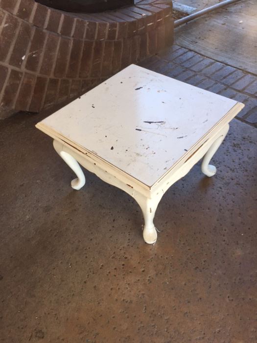 Small White French Provencial Side Table [Photo 1]