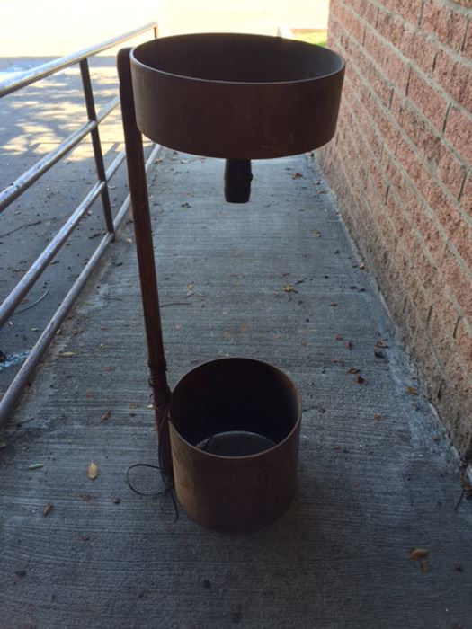 Mid-Century Modern Wooden Floor Lamp [Photo 4]