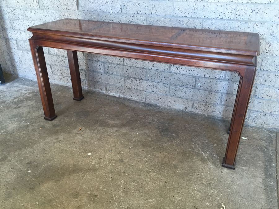 Asian Console Table [Photo 4]