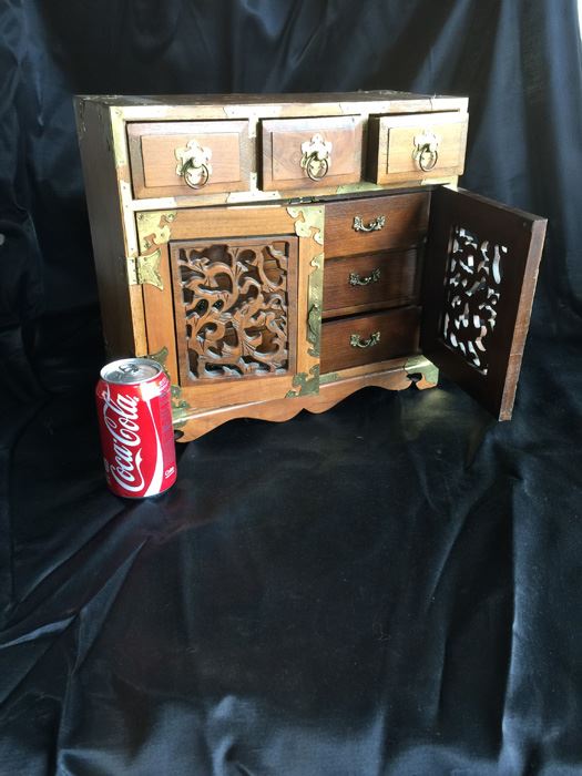 Wooden Asian Jewelry Box [Photo 4]