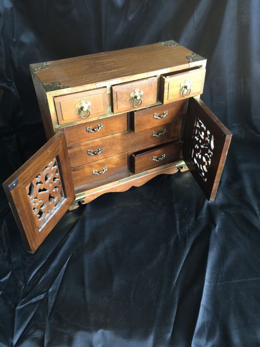 Wooden Asian Jewelry Box [Photo 3]