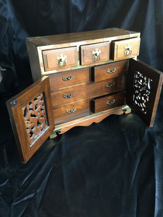 Wooden Asian Jewelry Box [Photo 2]