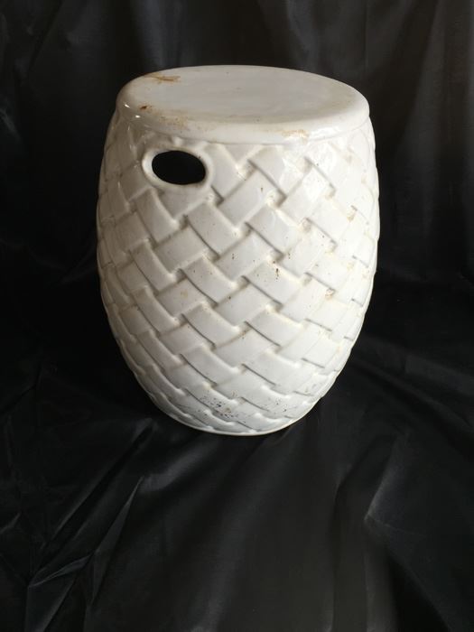 White Ceramic Garden Stool   9968 4wnm 