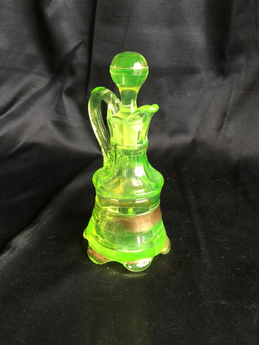 Vintage Green Vaseline Uranium Glass Pitcher With Stopper [Photo 3]