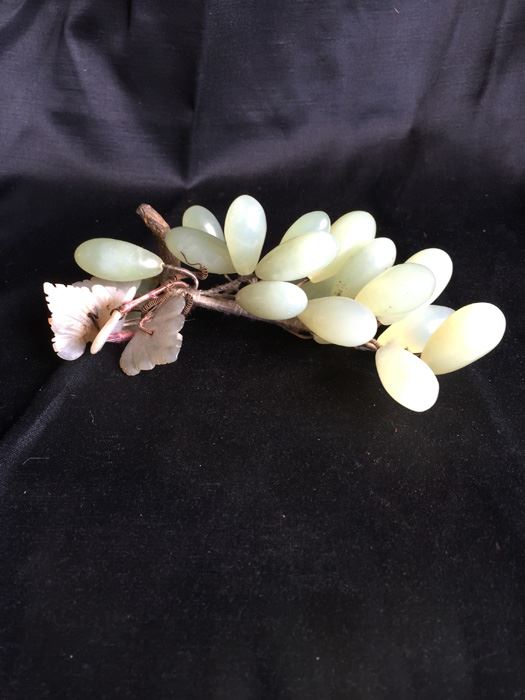 Jade Alabaster Grape Bunch