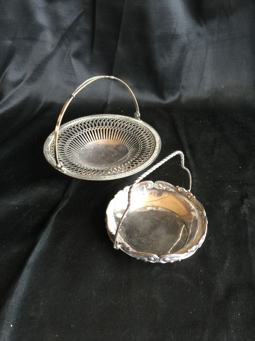 Pair Of Vintage Silverplated Bowls With Handles (James W Tufts) [Photo 2]