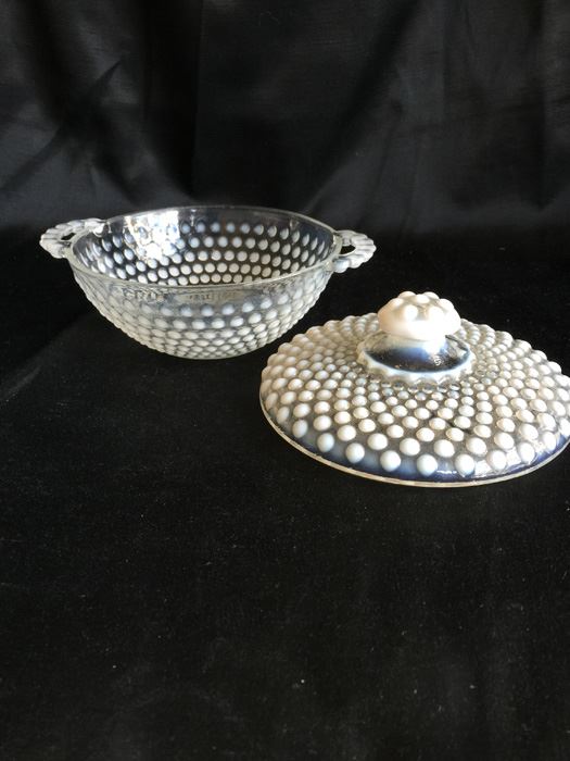 White Hobnail Glass Covered Bowl [Photo 4]
