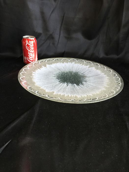 Large Glass Retro Charger Server Plate [Photo 1]