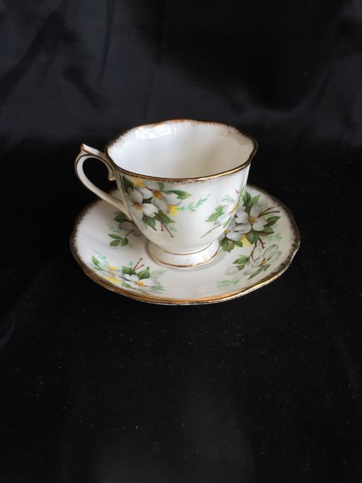 Royal Albert White Dogwood Cup And Saucer [Photo 2]
