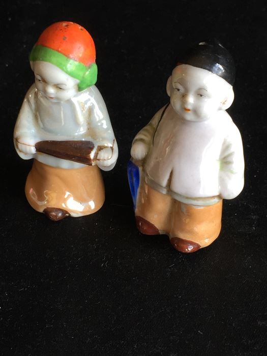 Japanese Salt And Pepper Shakers [Photo 1]