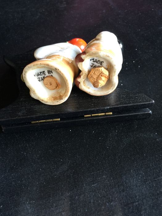 Japanese Salt And Pepper Shakers [Photo 3]